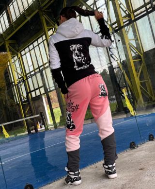 🔥 BABY STAFF – Dámská mikina SALEM & tepláky BUCKES 🔥 Styl, který tě nenechá zapadnout! 💣 Mikina SALEM a tepláky BUCKES od...