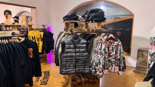 🔥 PLNO ZBOŽÍ, PLNÉ VĚŠÁKY, PLNÁ ENERGIE!🔥 DNEŠNÍ OTEVÍRAČKA BYLA MASAKR – díky všem, co dorazili! 💪 Ale kdo to dnes...