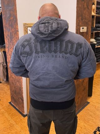 Pánská bunda Thor Steinar – KONGEORN II Masivní zpracování, nordický styl a top komfort pro každý den. Výrazný potisk,...